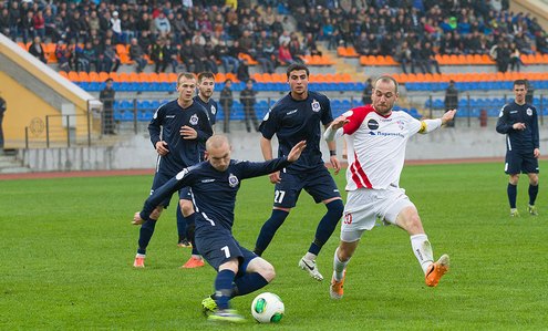 ЧБ-2014. Днепр - Минск - 1:1. С мячом Михаил Козлов. Фото Галины Гаврилович