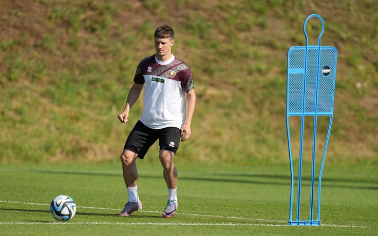 Национальная сборная в Будапеште. Глеб Шевченко. Фото пресс-службы БФФ