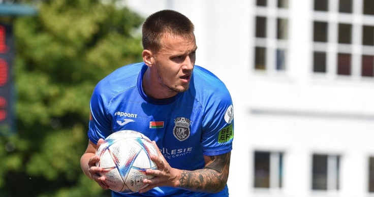 Илья Скроботов