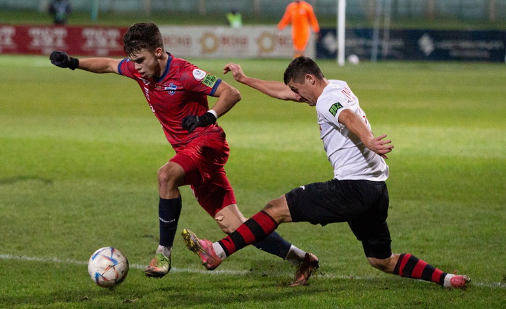 Минск - Белшина. С мячом Глеб Гурбан. Фото ФК "Минск"