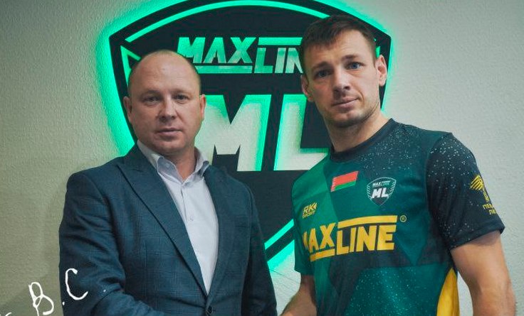 Владислав Жук (справа). Фото ФК "Макслайн"