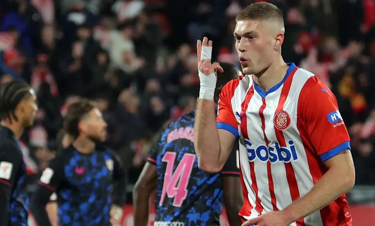 Артем Довбик. Жирона