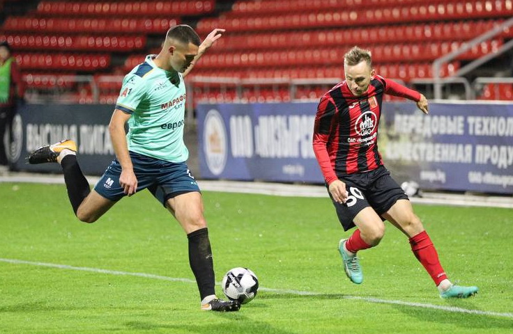 Славия - Сморгонь. Алексей Шалашников и Андрей Соловей. Фото ФК "Славия"