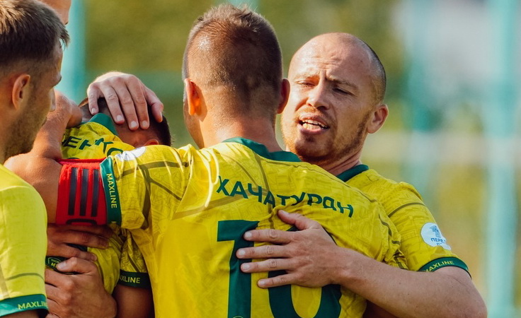 Андрей Хачатурян и Сергей Баланович. Фото ФК "Макслайн"