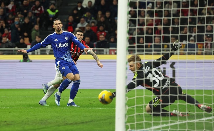 Италия-2024/25. 29-й тур. Милан - Комо - 2:1. Гол Кристиана Пулишича