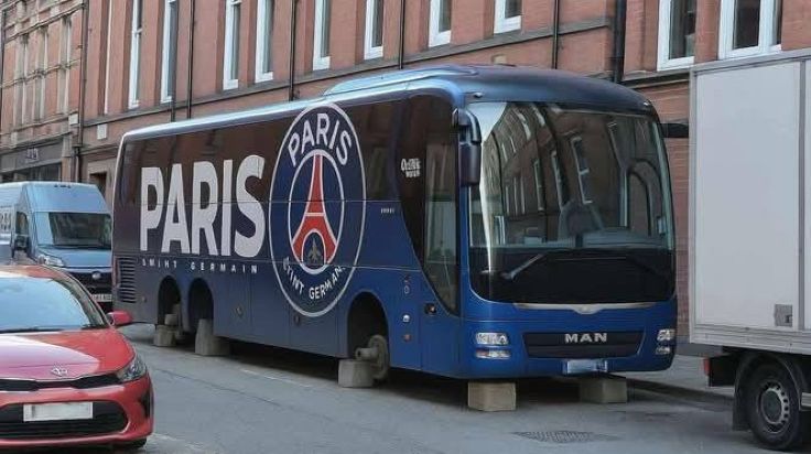 Английские фанаты "разули" клубный автобус ПСЖ