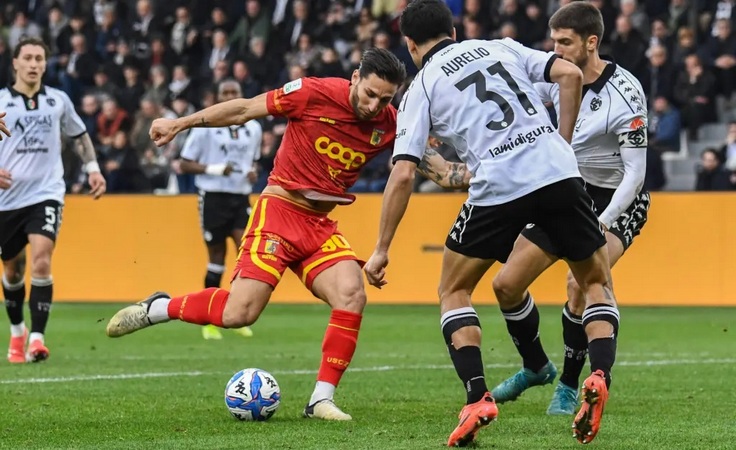 Италия-2024/25, плей-офф за место в серии "А". 1/2 финала, первые матчи. Катандзаро - Специя - 0:2