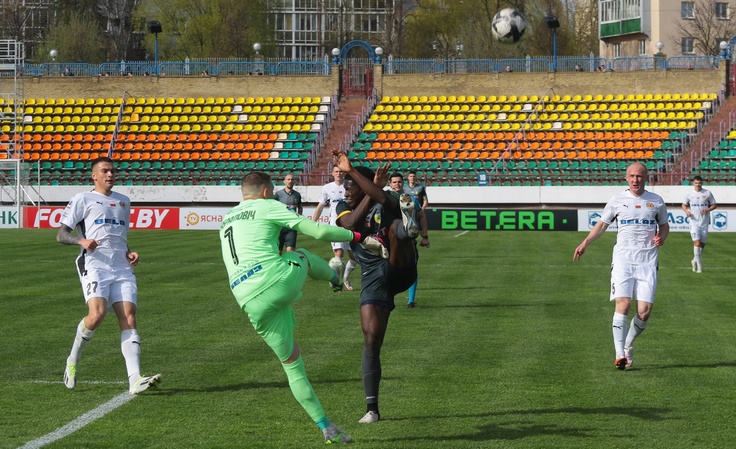Победы "Ислочи" и брестского "Динамо", юбилей Лаптева, финал Кубка Беларуси.Что было вчера и что будет сегодня