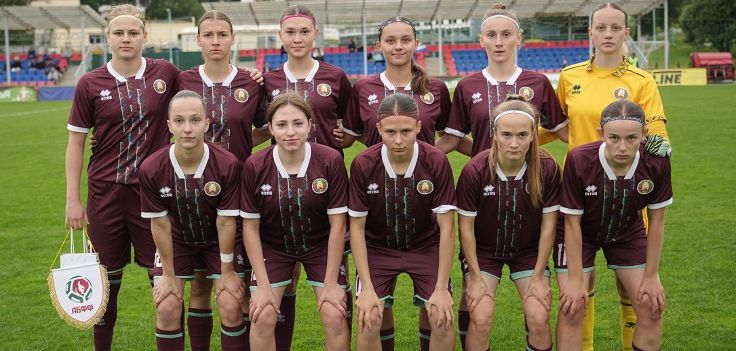 женская юниорская сборная Беларуси. Фото - АБФФ