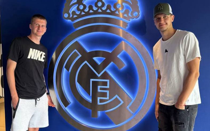 Максим Кравцов и Егор Пархоменко на "Сантьяго Бернабеу". Фото ФК "Неман"