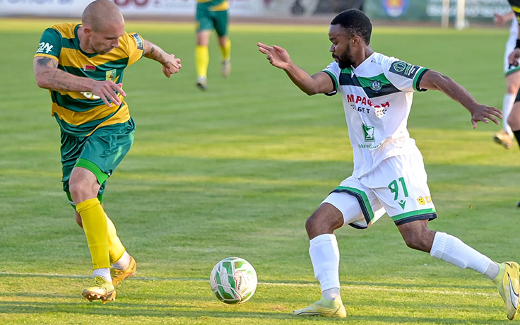 Молодечно - Неман. Михаил Козлов и Жан-Поль Ассуму. Фото ФК "Молодечно"