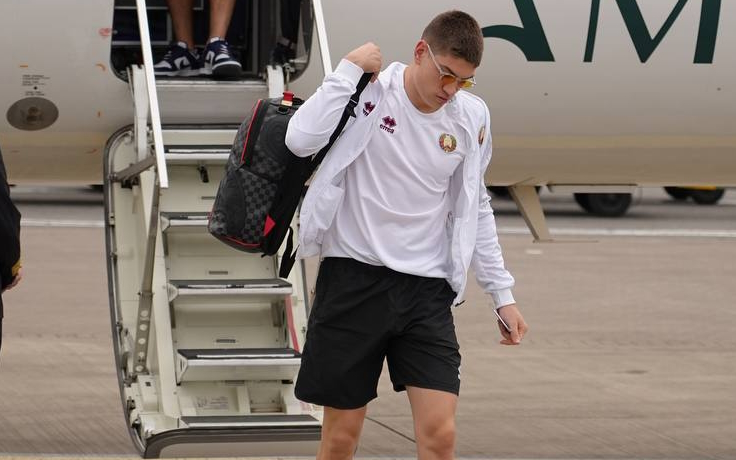 Сборная Беларуси прилетела в Глазго на матч с Шотландией в отборе ЧМ-2026