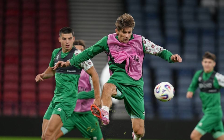 Сборная Беларуси. Александр Мартынович. Фото АБФФ