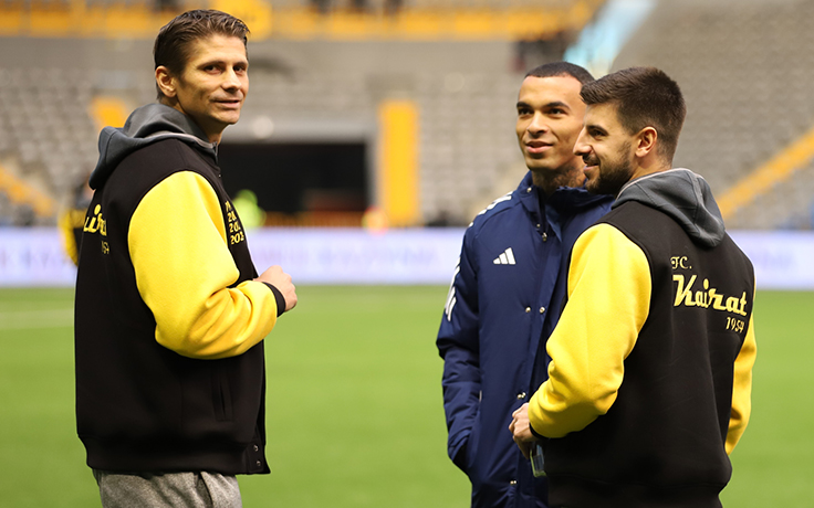 Чемпионат Казахстана (2025). Астана - Кайрат. Александр Мартынович, Макс Эбонг и Валерий Громыко. Фото ФК "Кайрат"