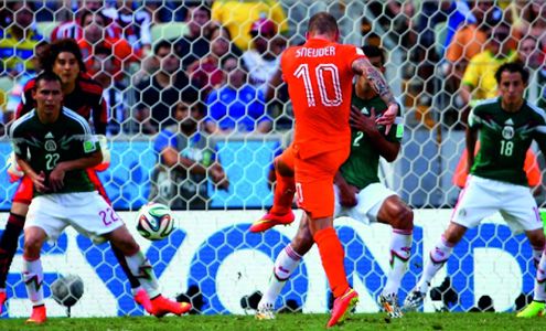 ЧМ-2014. 1/8 финала. Голландия - Мексика - 2:1. Фото - fifa.com