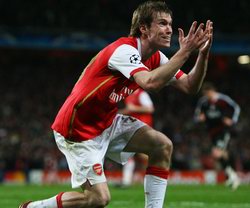 02.04.08. Лига чемпионов. Арсенал - Ливерпуль. Глеб просит пенальти за фол Кюйта.