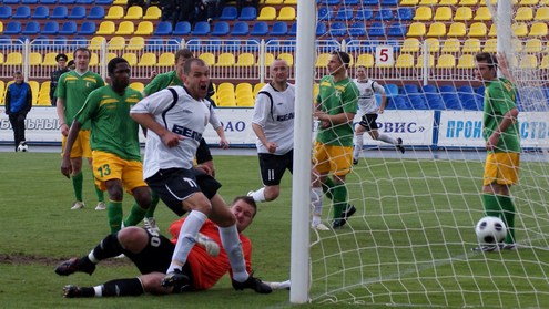 Иллюстрация к материалу "Дом футбола" Л.Бондаровича