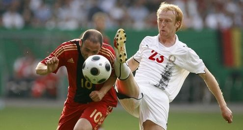 27.05.08. Германия - Беларусь - 2:2. Александр Павлов против Оливера Нойвиля. Фото reuters.com