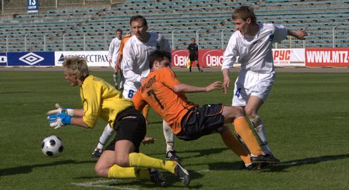 ЧБ-2009. МТЗ-РИПО - Днепр - 0:1. Фото Екатерины Завадской